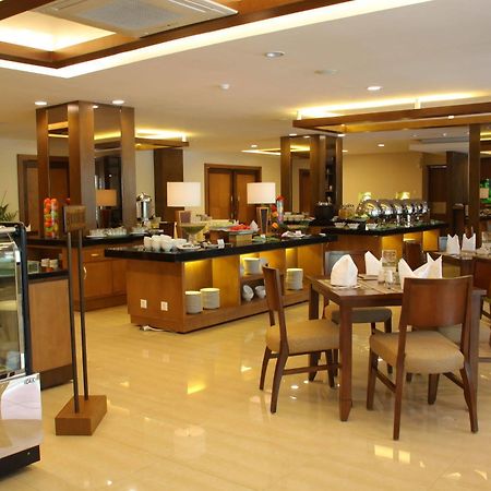 Hotel Anggrek Gandasari Бандунг Екстериор снимка