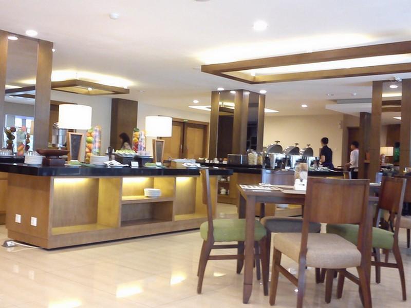 Hotel Anggrek Gandasari Бандунг Екстериор снимка
