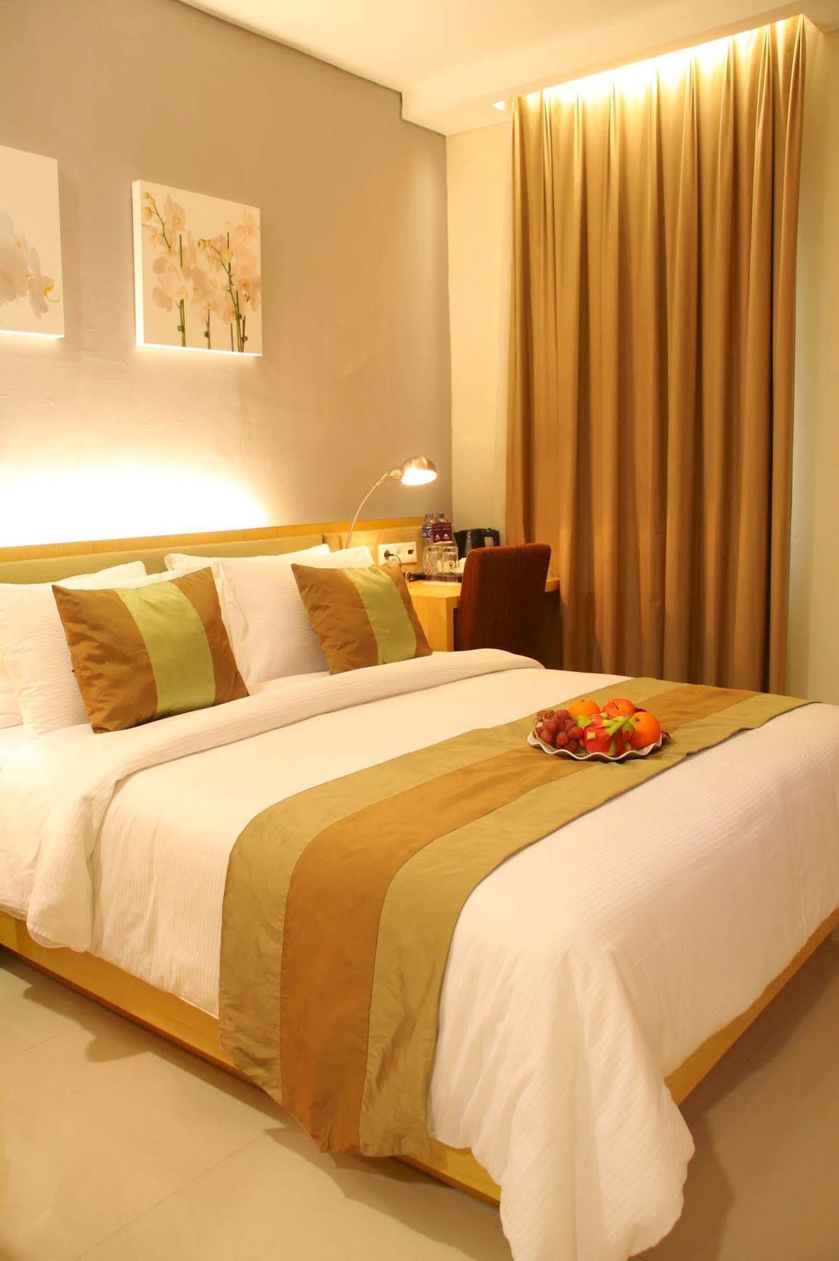 Hotel Anggrek Gandasari Бандунг Екстериор снимка