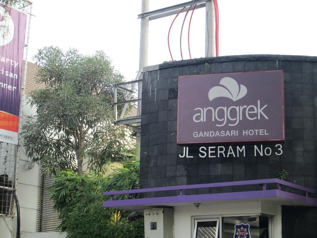 Hotel Anggrek Gandasari Бандунг Екстериор снимка